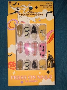 Disney’s Nightmare Before Christmas - Press On Nails (12 Count)